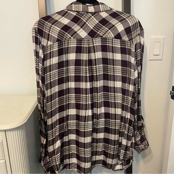 Size L Style&Co button up shirt. Excellent quality and excellent condition! - Picture 3 of 8